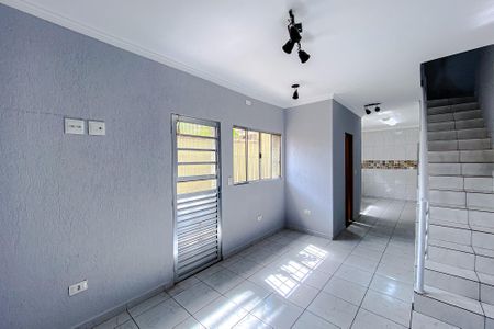Sala de casa para alugar com 2 quartos, 60m² em Vila Bertioga, São Paulo