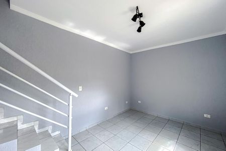Sala de casa para alugar com 2 quartos, 60m² em Vila Bertioga, São Paulo