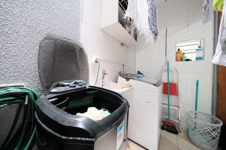 Casa de condomínio à venda com 65m², 2 quartos e 1 vagaÁrea de Serviço
