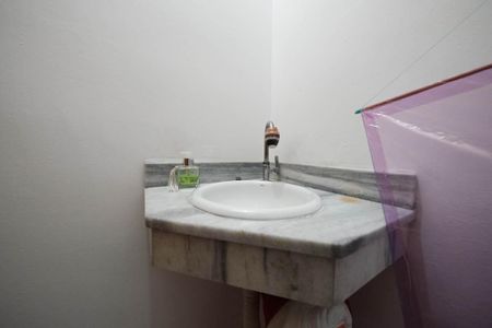 Casa de condomínio à venda com 65m², 2 quartos e 1 vagaLavabo