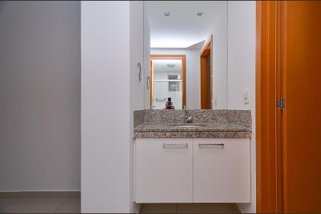 Banheiro de apartamento para alugar com 1 quarto, 70m² em Centro, Belo Horizonte