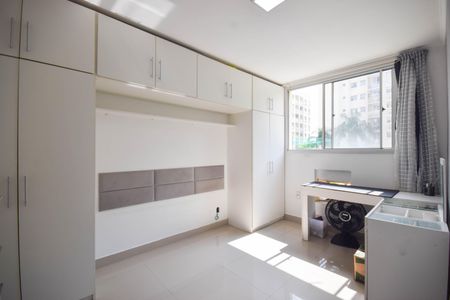 Quarto 1 de apartamento para alugar com 2 quartos, 51m² em Taquara, Rio de Janeiro