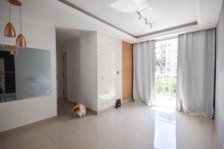 Sala de apartamento para alugar com 2 quartos, 51m² em Taquara, Rio de Janeiro