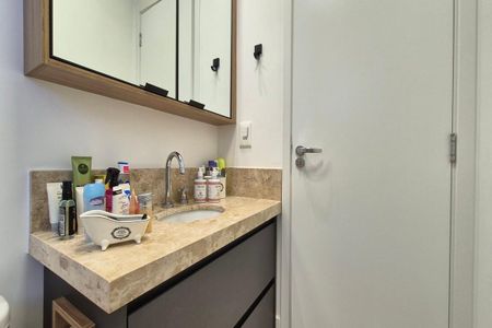 Apartamento para alugar com 67m², 2 quartos e 2 vagas Apartamento para alugar com 67m², 2 quartos e 2 vagasBanheiro da Suíte
