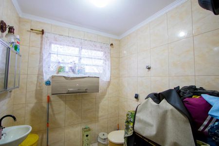 Casa à venda com 165m², 3 quartos e 2 vagas Casa à venda com 165m², 3 quartos e 2 vagasBanheiro social 2