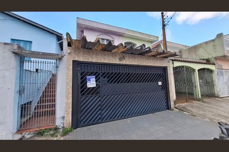 Casa à venda com 165m², 3 quartos e 2 vagas Casa à venda com 165m², 3 quartos e 2 vagasFachada