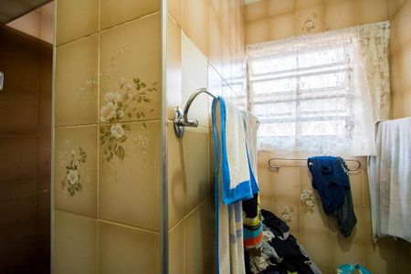 Casa à venda com 165m², 3 quartos e 2 vagas Casa à venda com 165m², 3 quartos e 2 vagasBanheiro social 1