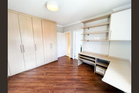 Apartamento à venda com 170m², 3 quartos e 4 vagas Apartamento à venda com 170m², 3 quartos e 4 vagasQuarto
