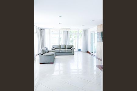 Apartamento à venda com 170m², 3 quartos e 4 vagas Apartamento à venda com 170m², 3 quartos e 4 vagasÁrea comum