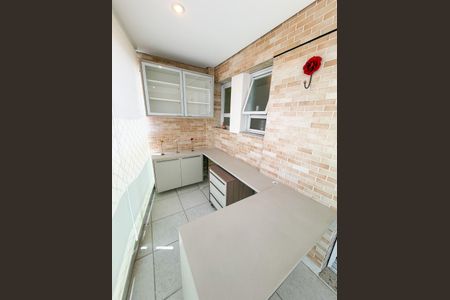 Apartamento à venda com 170m², 3 quartos e 4 vagas Apartamento à venda com 170m², 3 quartos e 4 vagasEscritório