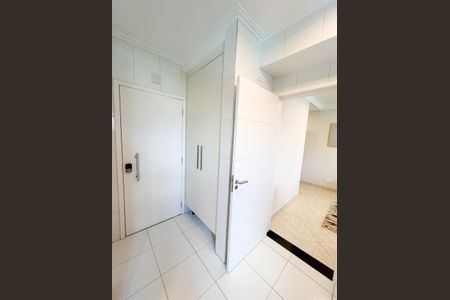 Apartamento à venda com 170m², 3 quartos e 4 vagas Apartamento à venda com 170m², 3 quartos e 4 vagasCozinha