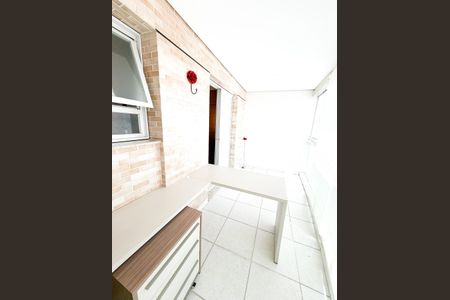 Apartamento à venda com 170m², 3 quartos e 4 vagas Apartamento à venda com 170m², 3 quartos e 4 vagasVaranda