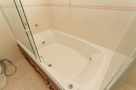 Casa para alugar com 198m², 4 quartos e 3 vagasBanheiro da Suíte