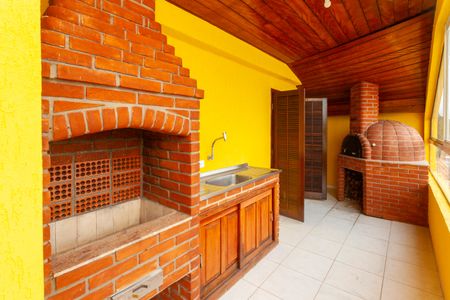 Casa para alugar com 198m², 4 quartos e 3 vagasChurrasqueira