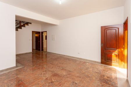 Sala de casa para alugar com 4 quartos, 198m² em Jardim das Imbuias, São Paulo