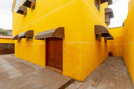 Casa para alugar com 198m², 4 quartos e 3 vagasQuintal