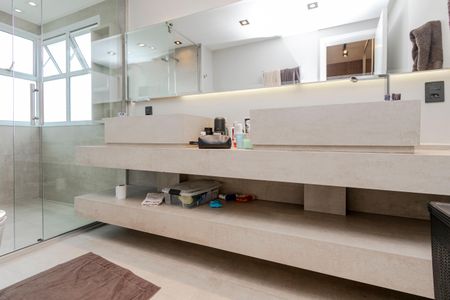 Apartamento à venda com 107m², 2 quartos e 2 vagasBanheiro da Suíte 1