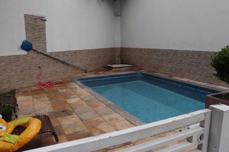 Casa de condomínio à venda com 110m², 2 quartos e 3 vagasÁrea comum - Piscina
