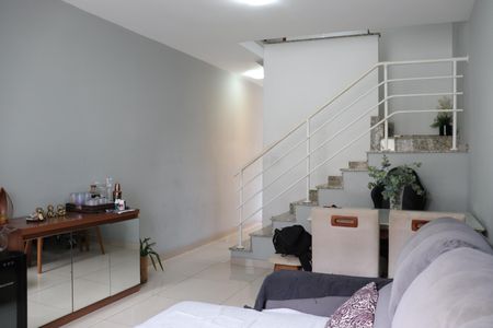 Sala de casa de condomínio à venda com 2 quartos, 110m² em Vila Bela, São Paulo