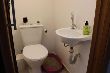 Casa de condomínio à venda com 110m², 2 quartos e 3 vagasLavabo