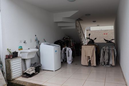 Casa de condomínio à venda com 110m², 2 quartos e 3 vagasLavanderia