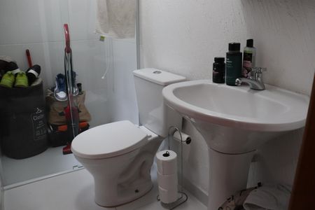 Casa de condomínio à venda com 110m², 2 quartos e 3 vagasBanheiro da Suíte 2