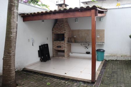 Casa de condomínio à venda com 110m², 2 quartos e 3 vagasÁrea comum - Churrasqueira