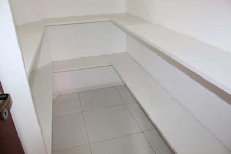 Casa de condomínio para alugar com 450m², 3 quartos e 3 vagasDespensa