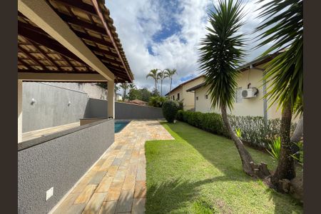 Casa de condomínio para alugar com 450m², 3 quartos e 3 vagasQuintal