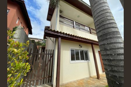 Casa de condomínio para alugar com 450m², 3 quartos e 3 vagasFachada