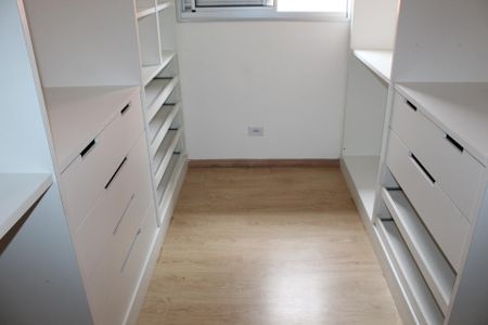 Casa de condomínio para alugar com 450m², 3 quartos e 3 vagasCloset da suíte 2