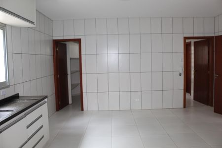 Casa de condomínio para alugar com 450m², 3 quartos e 3 vagasCozinha