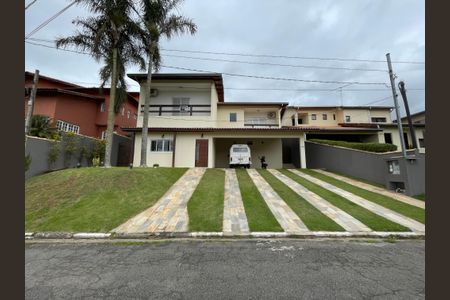 Casa de condomínio para alugar com 450m², 3 quartos e 3 vagasFachada