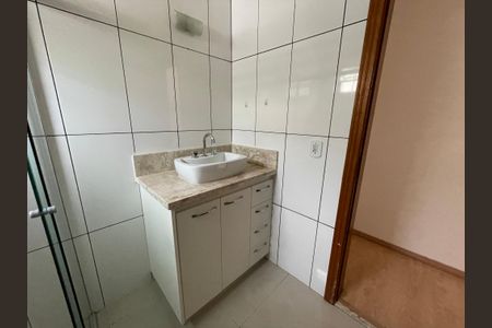 Casa de condomínio para alugar com 450m², 3 quartos e 3 vagasBanheiro Social