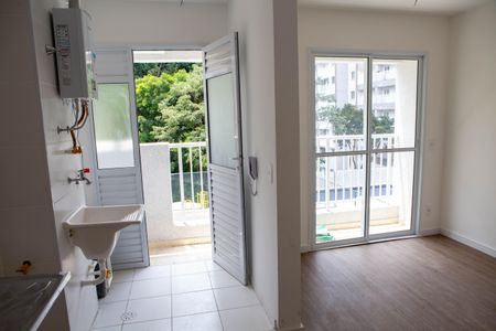 Apartamento para alugar com 38m², 2 quartos e sem vaga Apartamento para alugar com 38m², 2 quartos e sem vagaCozinha e Área de Serviço