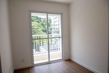 sala acesso a varanda de apartamento para alugar com 2 quartos, 38m² em Jaguaré, São Paulo
