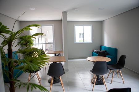 Apartamento para alugar com 38m², 2 quartos e sem vaga Apartamento para alugar com 38m², 2 quartos e sem vagaÁrea comum - Salão de festas