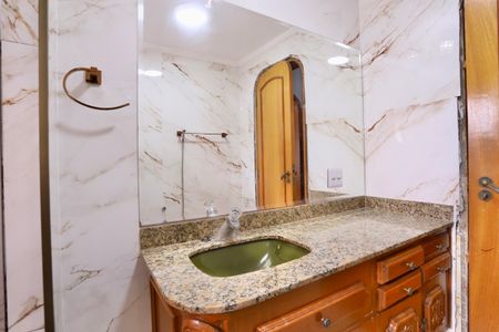 Apartamento para alugar com 280m², 4 quartos e 2 vagasBanheiro do Quarto 2