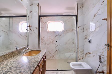 Apartamento para alugar com 280m², 4 quartos e 2 vagasBanheiro do Quarto 1