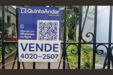 Casa de condomínio à venda com 257m², 5 quartos e 2 vagas Casa de condomínio à venda com 257m², 5 quartos e 2 vagasPlaca