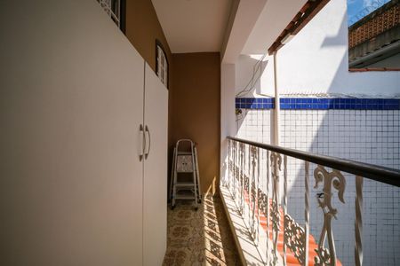 Casa de condomínio à venda com 257m², 5 quartos e 2 vagas Casa de condomínio à venda com 257m², 5 quartos e 2 vagasQuarto Suite 1 Varanda