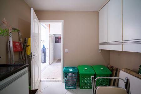 Casa de condomínio à venda com 257m², 5 quartos e 2 vagas Casa de condomínio à venda com 257m², 5 quartos e 2 vagasCozinha 2