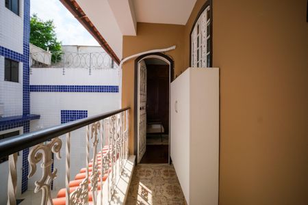 Casa de condomínio à venda com 257m², 5 quartos e 2 vagas Casa de condomínio à venda com 257m², 5 quartos e 2 vagasQuarto Suite 1 Varanda