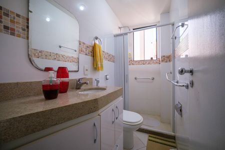 Casa de condomínio à venda com 257m², 5 quartos e 2 vagas Casa de condomínio à venda com 257m², 5 quartos e 2 vagasBanheiro Suite 2