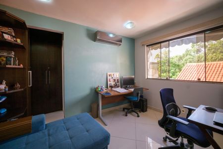 Casa de condomínio à venda com 257m², 5 quartos e 2 vagas Casa de condomínio à venda com 257m², 5 quartos e 2 vagasQuarto Suite 3