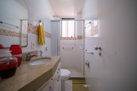 Casa de condomínio à venda com 257m², 5 quartos e 2 vagas Casa de condomínio à venda com 257m², 5 quartos e 2 vagasBanheiro Suite 2