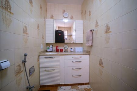 Casa de condomínio à venda com 257m², 5 quartos e 2 vagas Casa de condomínio à venda com 257m², 5 quartos e 2 vagasBanheiro Suite 1