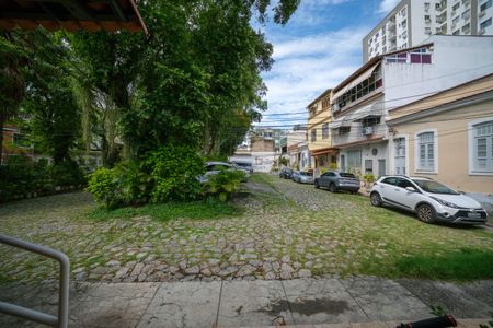 Casa de condomínio à venda com 257m², 5 quartos e 2 vagas Casa de condomínio à venda com 257m², 5 quartos e 2 vagasSala Vista