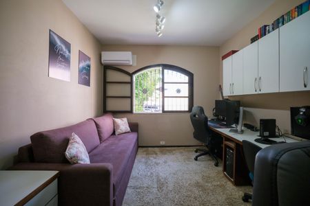 Casa de condomínio à venda com 257m², 5 quartos e 2 vagas Casa de condomínio à venda com 257m², 5 quartos e 2 vagasQuarto 5