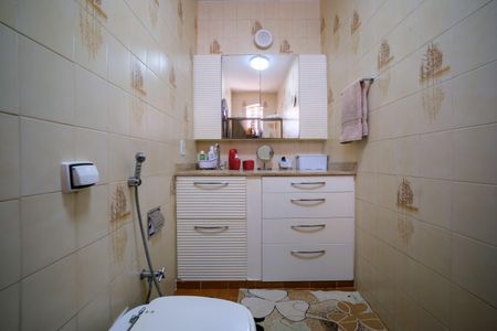 Casa de condomínio à venda com 257m², 5 quartos e 2 vagas Casa de condomínio à venda com 257m², 5 quartos e 2 vagasBanheiro Suite 1